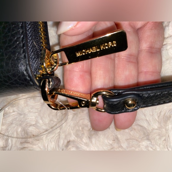 SALE! Michael Kors Large Jet Set Travel Phone Wristlet NEW WITH TAGS - Picture 6 of 16
